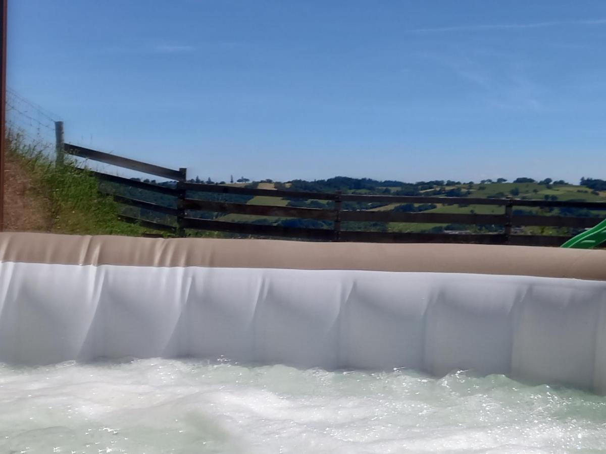 Gite De Carbonies Saint-Félix-de-Lunel Exteriér fotografie