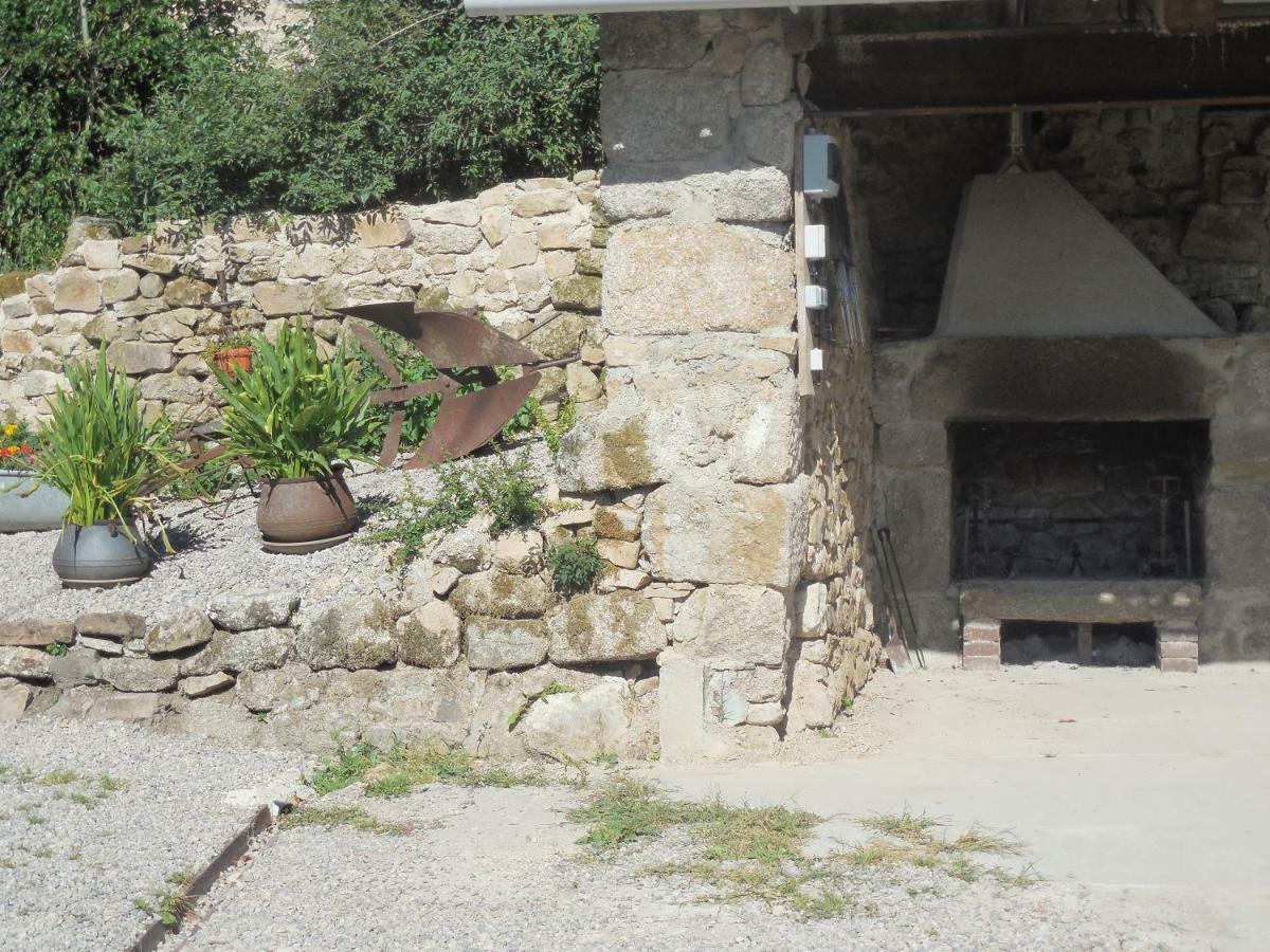 Gite De Carbonies Saint-Félix-de-Lunel Exteriér fotografie